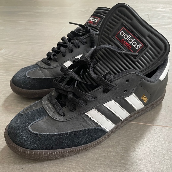 Adidas Classic Samba Shoes - Picture 4 of 6